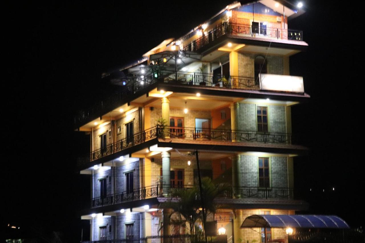 Hotel Young'S Stupa Ranipauwa Exterior photo